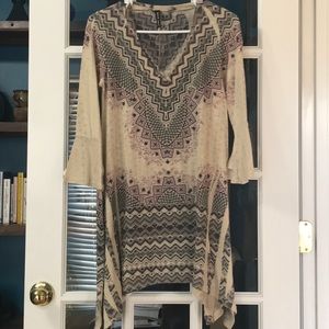 Lightweight tunic sweater with asymmetrical hem